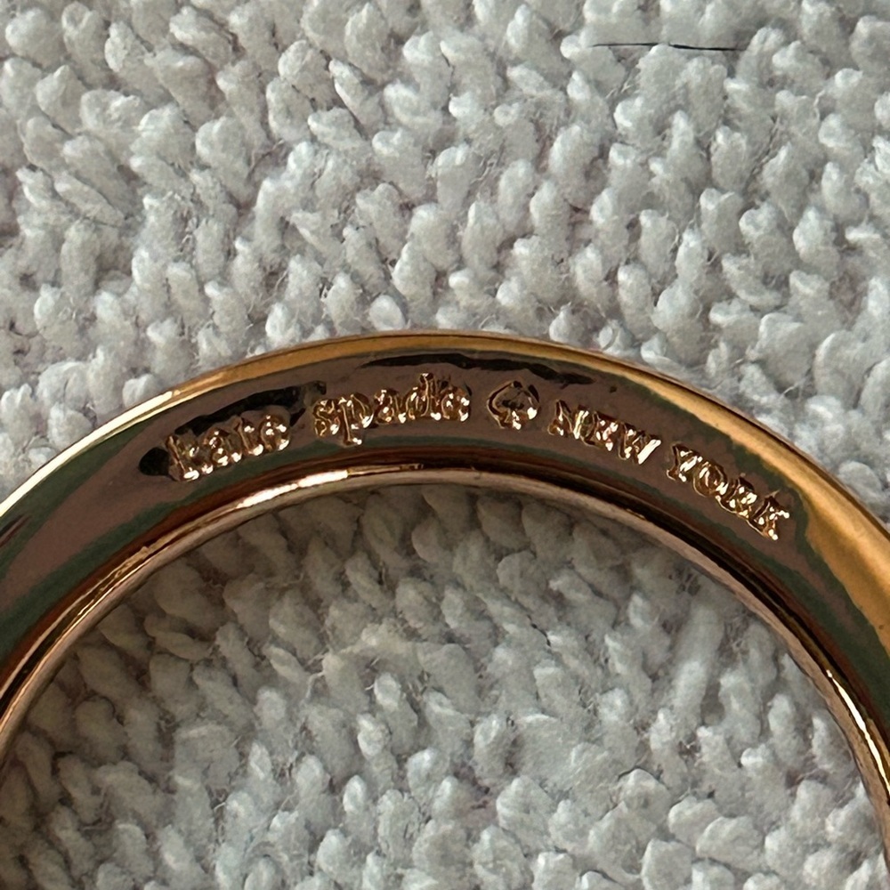 Kate Spade Pink Daisy Keychain with Gold Details - Picture 5 of 9